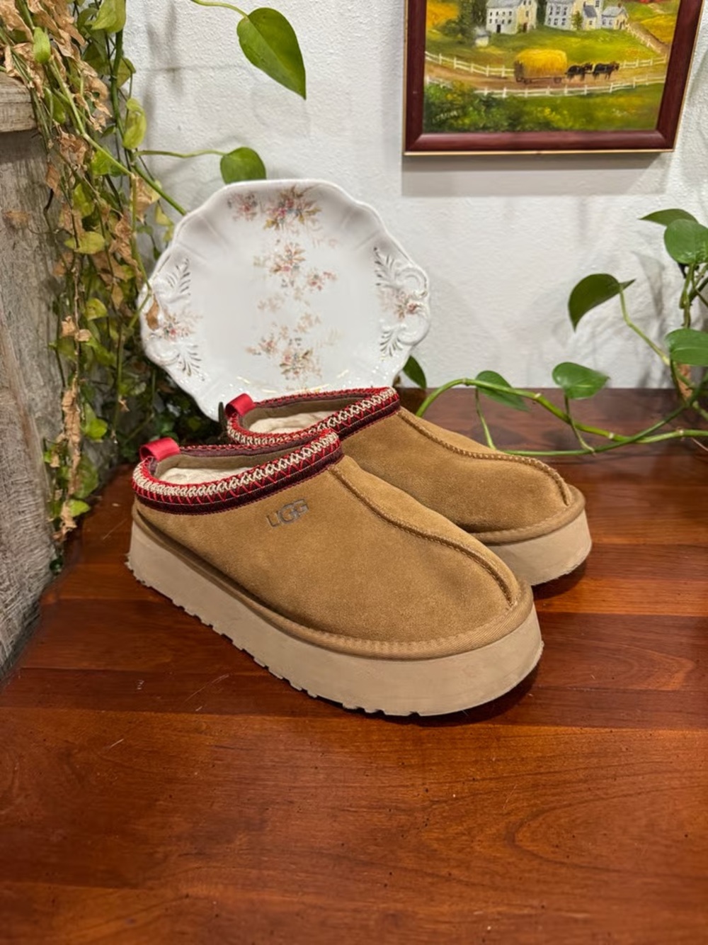 UGG Tasman Platform 2 Size 9 slippers s